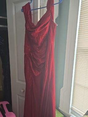 Mermaid Style Formal Dress 18P NWT Prom/bridesmaid- Red Sparkle